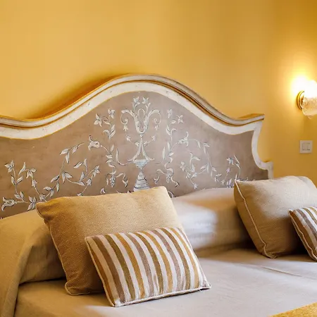 Zi' Teresa Hotel 4*