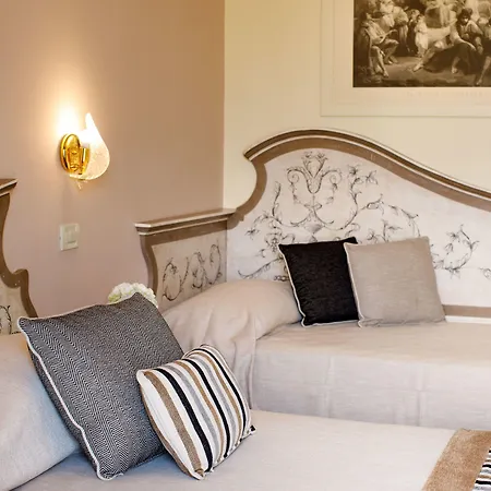 Zi' Teresa Hotel 4*