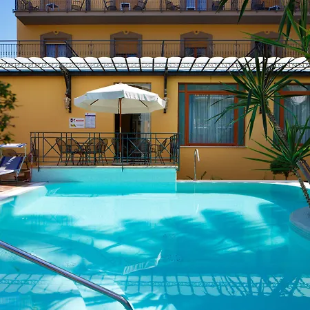 Ξενοδοχείο Zi' Teresa 4*